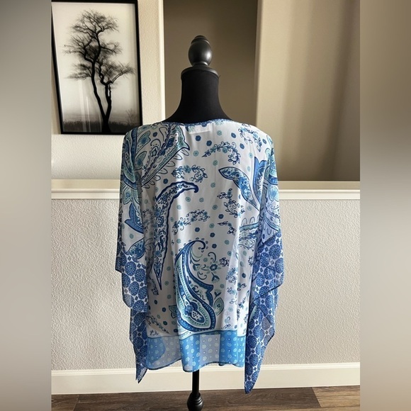 SUSAN GRAVER PAISLEY PONCHO BLOUSE - MEDIUM - Picture 3 of 5